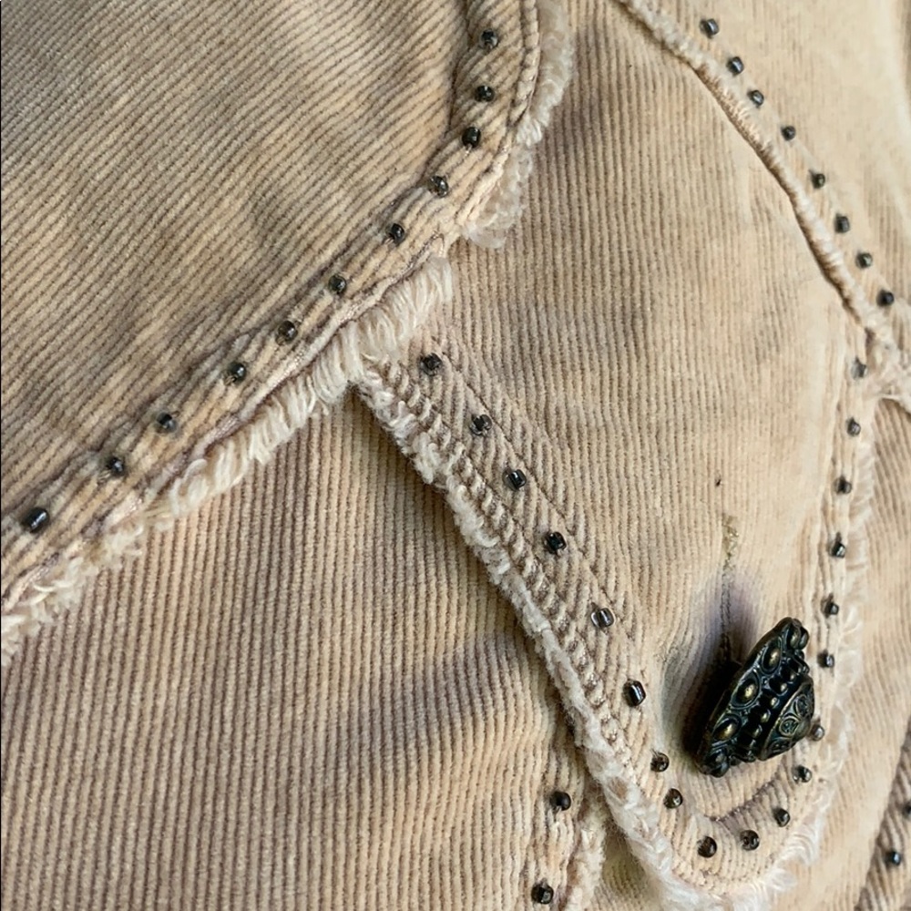 Boutique Jacket - Picture 2 of 7